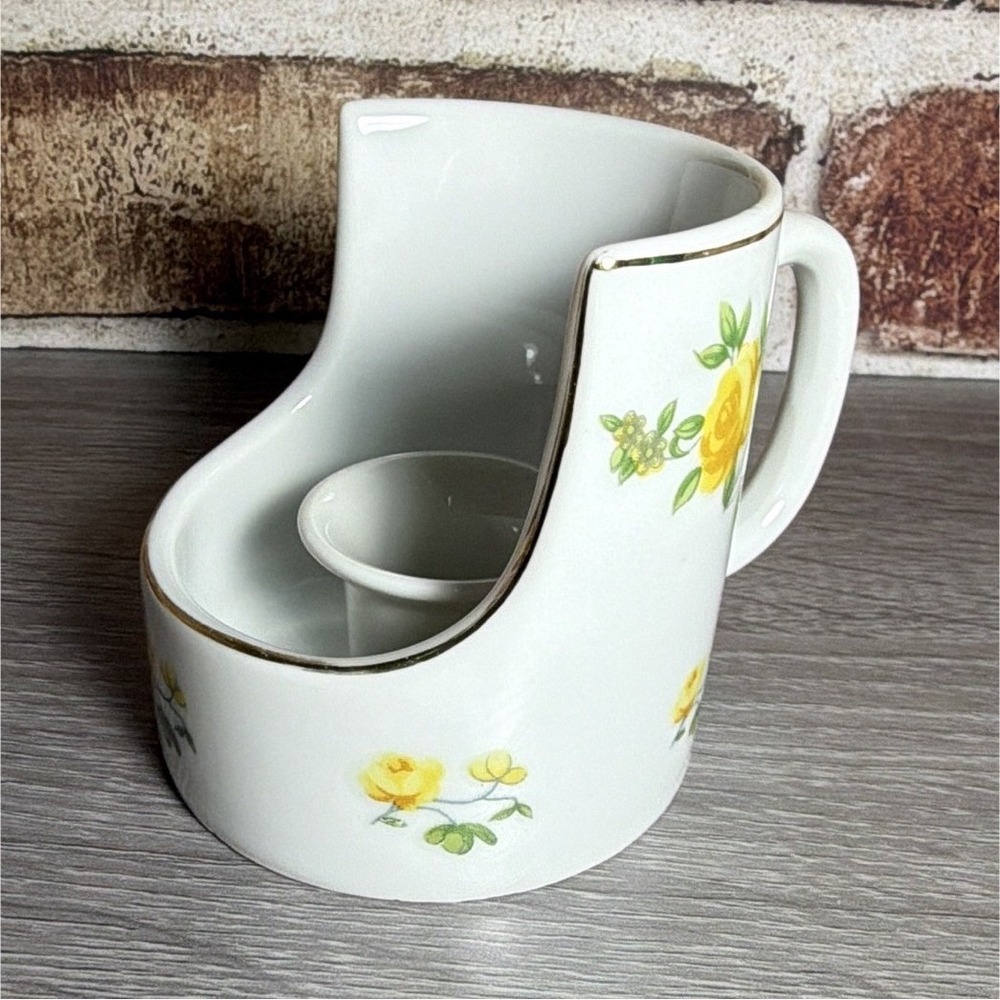 VTG Ceramic Chamberstick Candle Holder Yellow Roses Floral Gold Trim Handle